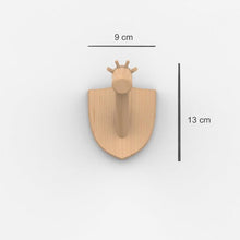 Load image into Gallery viewer, Billy Giraffe Shield designed wall mounted hook
